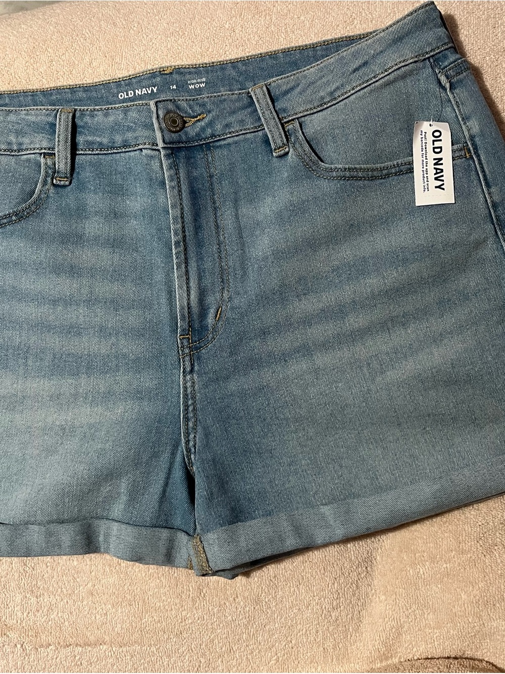 Old Navy Size 14 Wow High-Waisted Cuffed Denim Shorts Light Wash